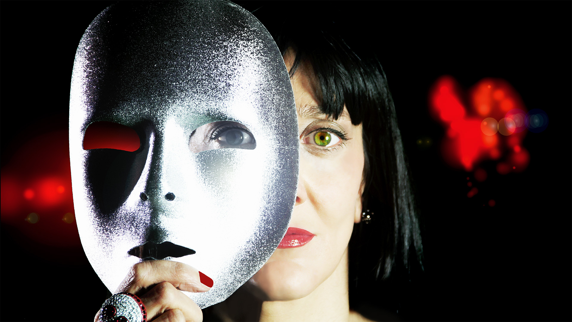 Iravox con una maschera bianca