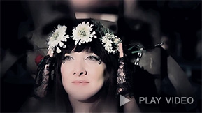 Fotogramma dal videoclip di Wonderland, English Version